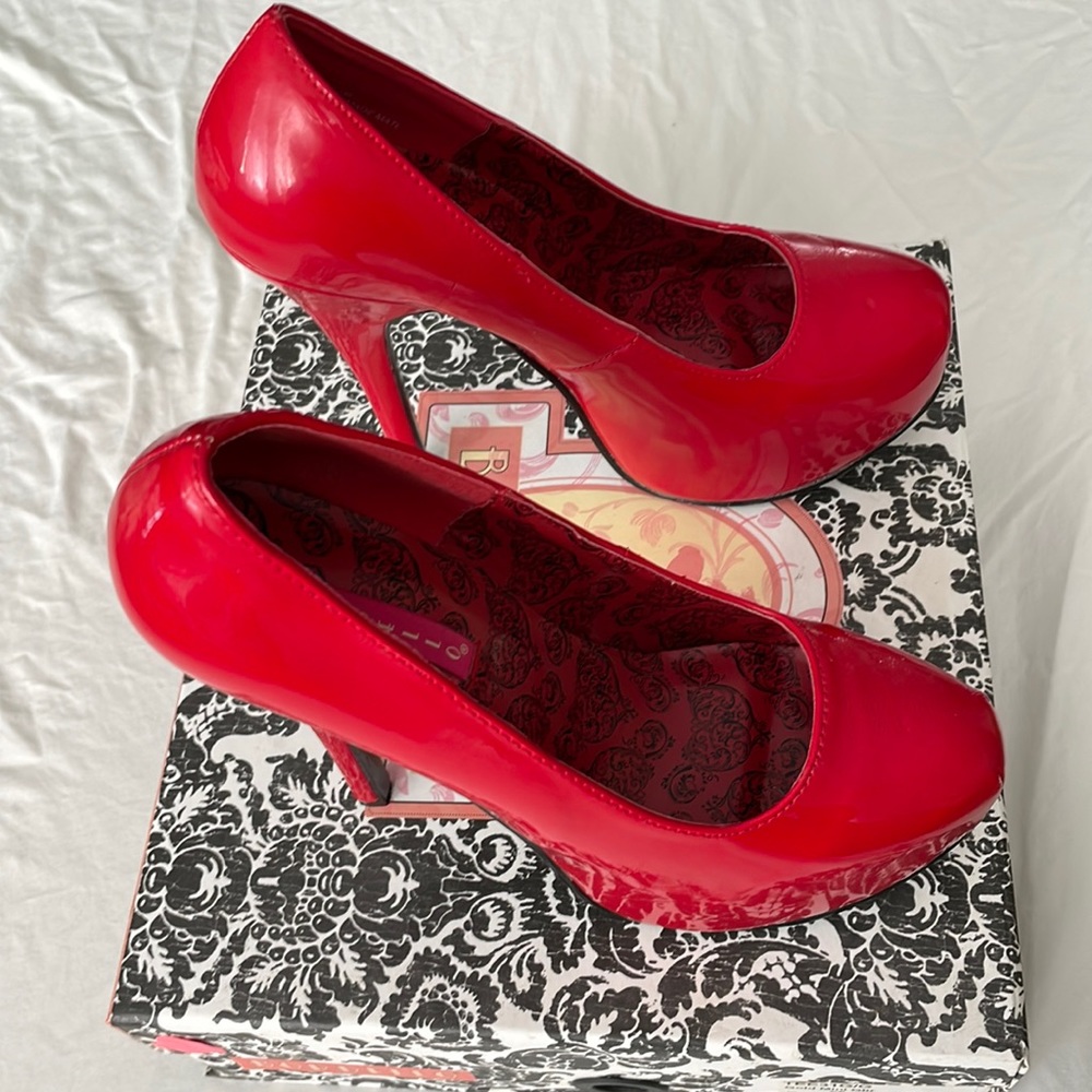 Bordello pleaser red heels size 7